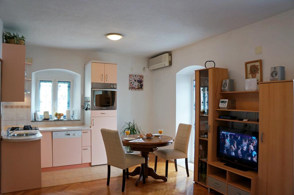 Kamena Apartment & Studio Makarska Ngoại thất bức ảnh