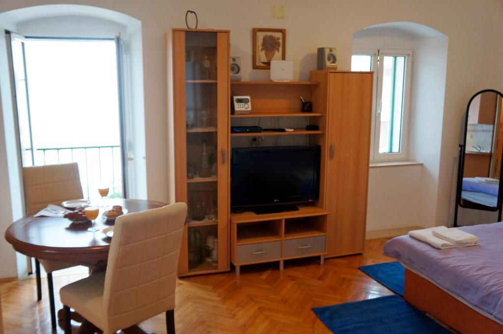 Kamena Apartment & Studio Makarska Ngoại thất bức ảnh