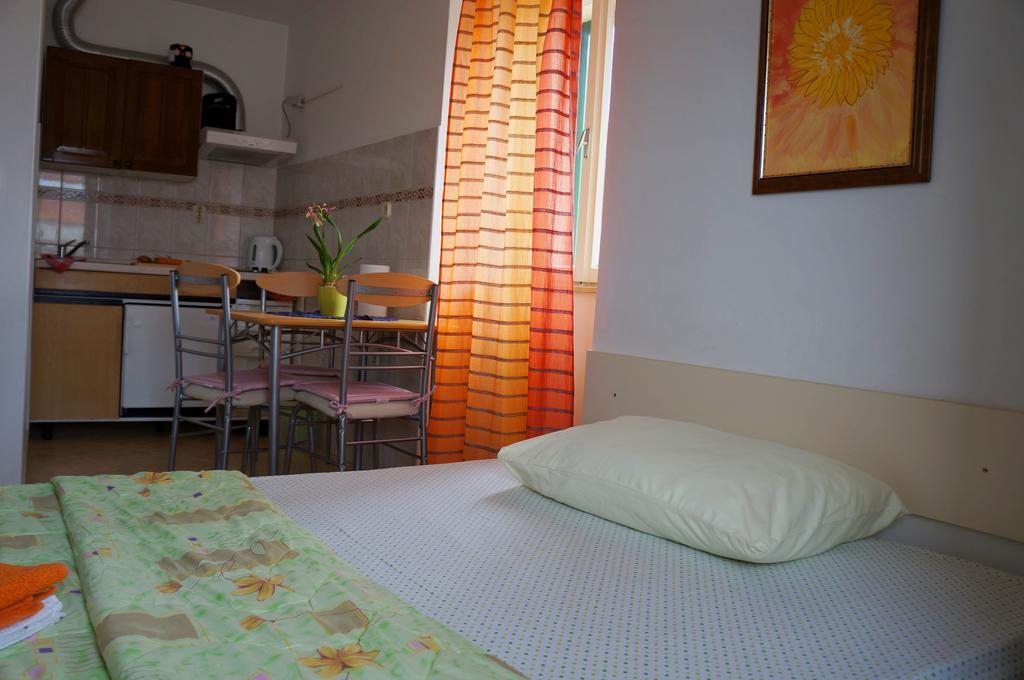 Kamena Apartment & Studio Makarska Ngoại thất bức ảnh